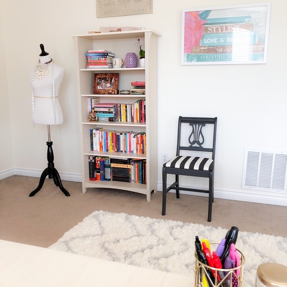 Meet your Posher, Rhea - Picture 4 of 7